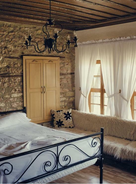 Stone Rooms 1850 Gjirokastër Habitación foto
